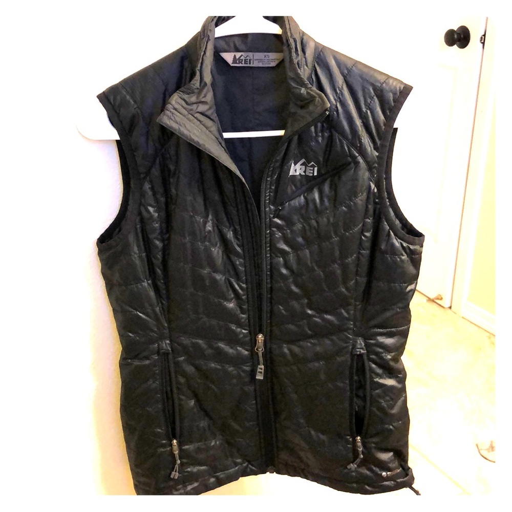 REI lightweight synthetic insulated vest